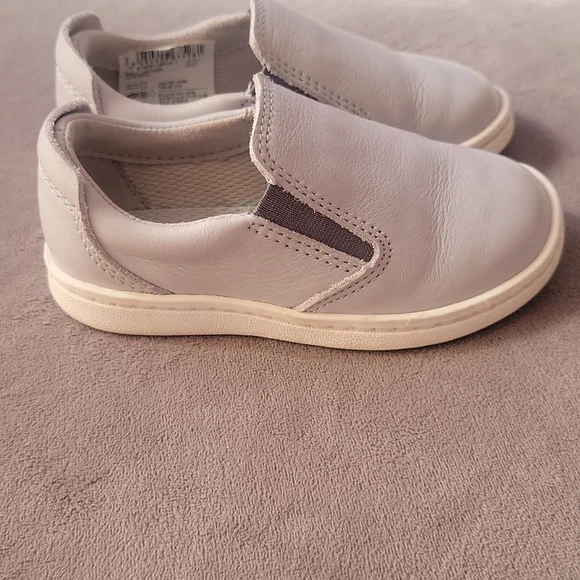 Clark's Leather Grey Toddler Slip on sneakers Sz 6 - Picture 5 of 11